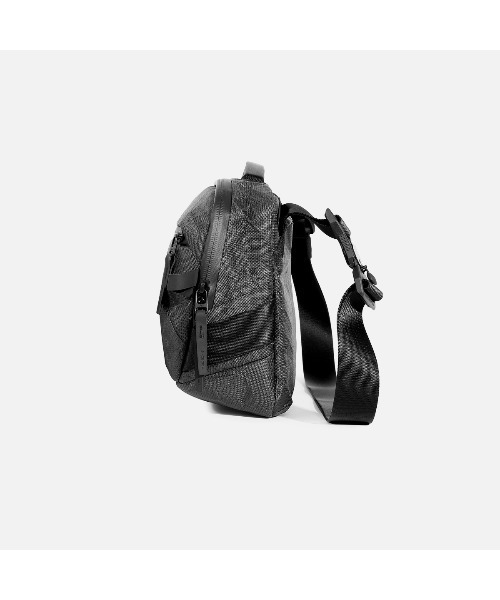 ショルダーバッグ AER Day Sling 4 Max Ultra / AER-28074（ショルダーバッグ）｜Aer
