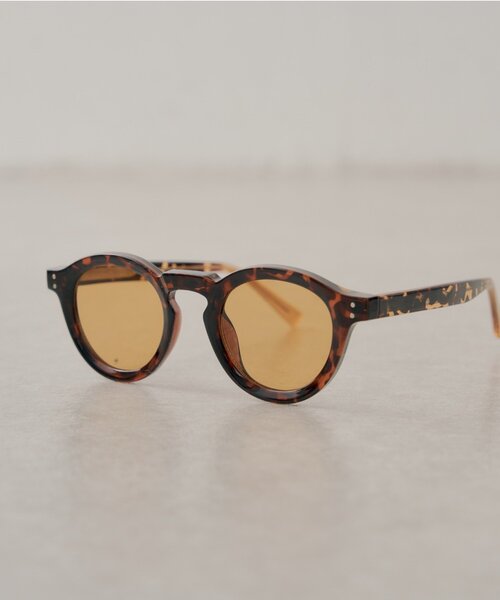 Chico(チコ)の「太ぶちカラーレンズサングラス(サングラス・レディース・ブラウン/ベージュ/ブラック・FREE)」の2枚目の写真