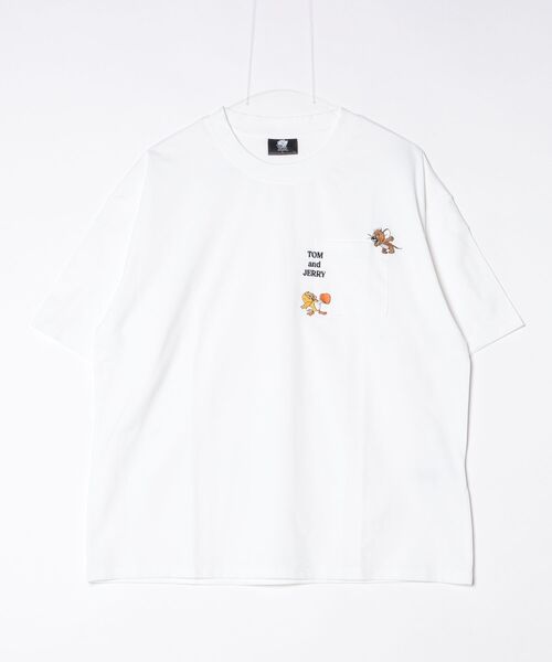 Tom&Jerry(トムアンドジェリー)の「【TOM&JERRY/トムとジェリー】キャラクター刺繍デザイン半袖ポケ付きTシャツ(吸水速乾) ユニセックス(Tシャツ/カットソー・メンズ・オフホワイト/ブラック/ホワイト/スミクロ・MEDIUM/LARGE)」の6枚目の写真