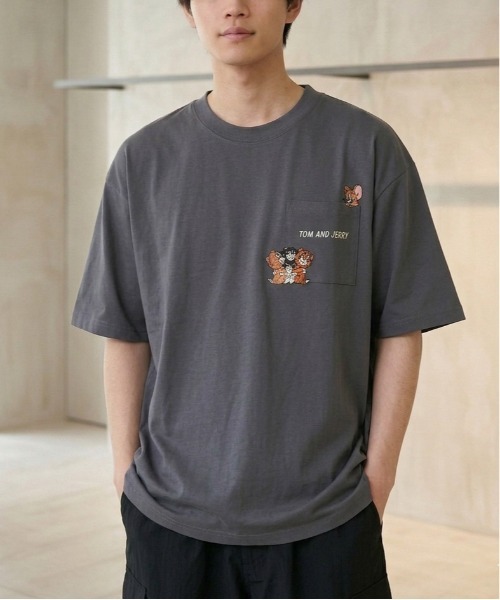 Tom&Jerry(トムアンドジェリー)の「【TOM&JERRY/トムとジェリー】キャラクター刺繍デザイン半袖ポケ付きTシャツ(吸水速乾) ユニセックス(Tシャツ/カットソー・メンズ・オフホワイト/ブラック/ホワイト/スミクロ・MEDIUM/LARGE)」の17枚目の写真