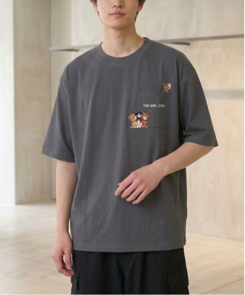 Tom&Jerry(トムアンドジェリー)の「【TOM&JERRY/トムとジェリー】キャラクター刺繍デザイン半袖ポケ付きTシャツ(吸水速乾) ユニセックス(Tシャツ/カットソー・メンズ・オフホワイト/ブラック/ホワイト/スミクロ・MEDIUM/LARGE)」の15枚目の写真