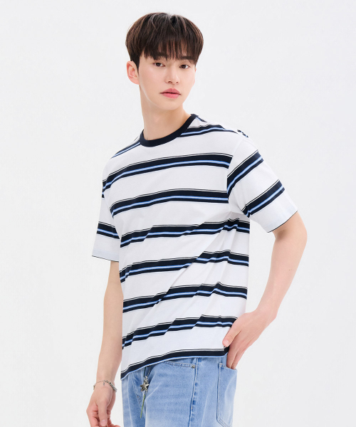 CHASECULT(チェイスカルト)の「共用ビッグマルチストライプ半袖Tシャツ-FBRU5820D04(Tシャツ/カットソー・メンズ・ネイビー・90/100/95/105)」の2枚目の写真