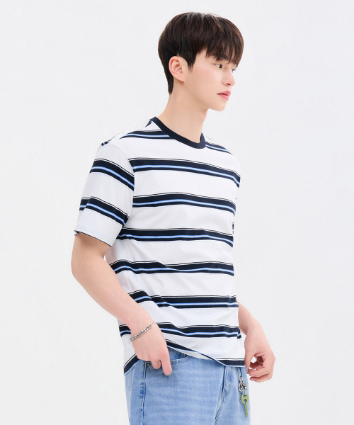 CHASECULT(チェイスカルト)の「共用ビッグマルチストライプ半袖Tシャツ-FBRU5820D04(Tシャツ/カットソー・メンズ・ネイビー・90/100/95/105)」の3枚目の写真
