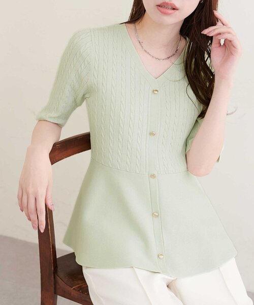 natural couture(ナチュラルクチュール)の「ケーブル編みペプラムニット(ニット/セーター・レディース・ネイビー/ミント/ラベンダー/オフホワイト/サックスブルー・FREE)」の2枚目の写真