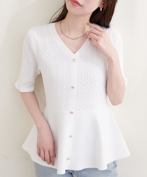natural couture(ナチュラルクチュール)の「ケーブル編みペプラムニット(ニット/セーター・レディース・ネイビー/ミント/ラベンダー/オフホワイト/サックスブルー・FREE)」の6枚目の写真