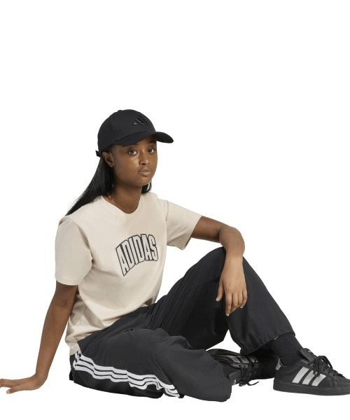 adidas（アディダス）の「アディダス adidas COLLEGIATE グラフィック Tシャツ（Tシャツ/カットソー・レディース・ブラック/ベージュ/オフホワイト・S/M/L/XL）」の5枚目の写真