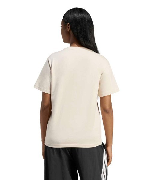 adidas（アディダス）の「アディダス adidas COLLEGIATE グラフィック Tシャツ（Tシャツ/カットソー・レディース・ブラック/ベージュ/オフホワイト・S/M/L/XL）」の4枚目の写真
