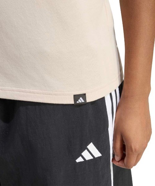 adidas（アディダス）の「アディダス adidas COLLEGIATE グラフィック Tシャツ（Tシャツ/カットソー・レディース・ブラック/ベージュ/オフホワイト・S/M/L/XL）」の7枚目の写真
