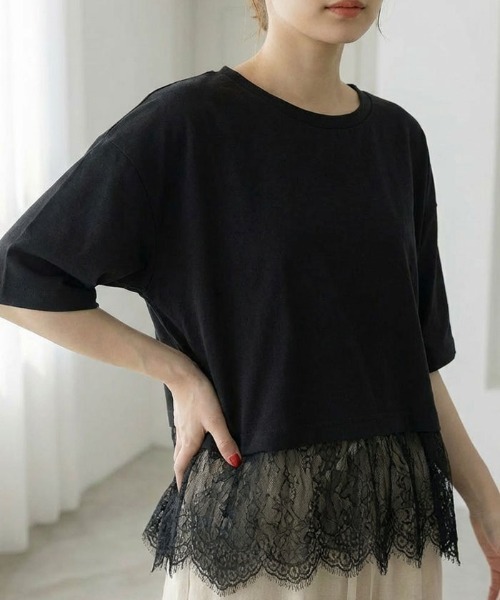 aquagarage(アクアガレージ)の「【新色イエロー追加】裾レースドッキングTシャツ(Tシャツ/カットソー・レディース・オフホワイト/ブラック・M)」の1枚目の写真