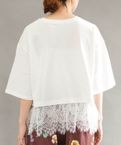 aquagarage(アクアガレージ)の「【新色イエロー追加】裾レースドッキングTシャツ(Tシャツ/カットソー・レディース・オフホワイト/ブラック・M)」の4枚目の写真