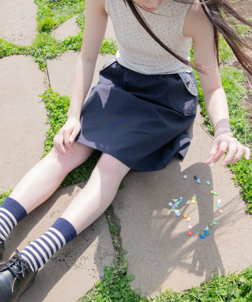 OHESHIO（オヘシオ）の「FLORAL POCKET BANDING MIDI SKIRT, DEEP NAVY（スカート・レディース・その他・FREE）」の3枚目の写真