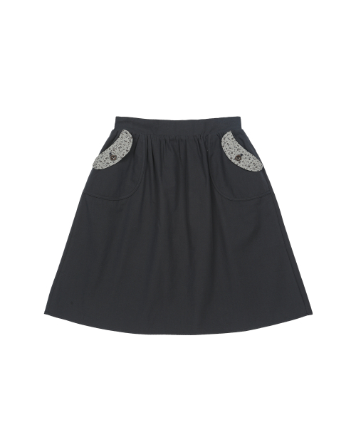 OHESHIO（オヘシオ）の「FLORAL POCKET BANDING MIDI SKIRT, DEEP NAVY（スカート・レディース・その他・FREE）」の7枚目の写真