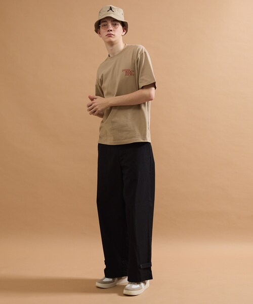 40ｃｔ＆525（フォーティーカラッツアンドゴーニーゴ）の「【Sサイズ～】TKワンポイント刺繍半袖Tシャツ（Tシャツ/カットソー・メンズ・ベージュ/ワインレッド・01/04/03/02）」の6枚目の写真
