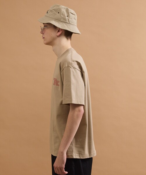 40ｃｔ＆525（フォーティーカラッツアンドゴーニーゴ）の「【Sサイズ～】TKワンポイント刺繍半袖Tシャツ（Tシャツ/カットソー・メンズ・ベージュ/ワインレッド・01/04/03/02）」の13枚目の写真