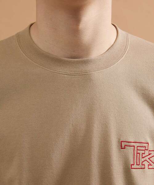 40ｃｔ＆525（フォーティーカラッツアンドゴーニーゴ）の「【Sサイズ～】TKワンポイント刺繍半袖Tシャツ（Tシャツ/カットソー・メンズ・ベージュ/ワインレッド・01/04/03/02）」の15枚目の写真
