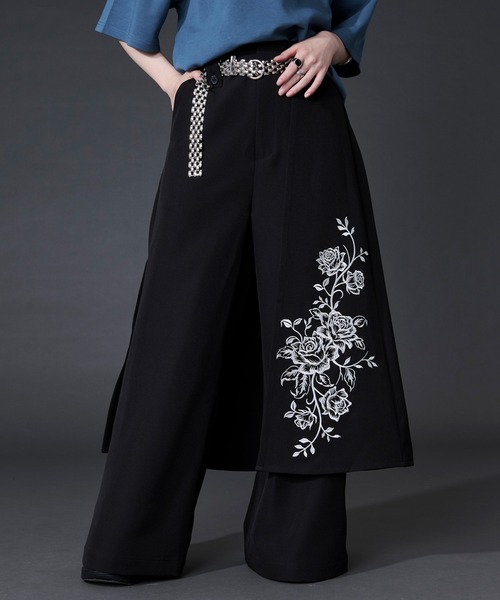 Ellno Loset(エルノロゼット)の「2wayフラワー刺繍ラップワイドパンツ(スラックス・メンズ・ブラック/グレー・LARGE/MEDIUM/SMALL/X-SMALL)」の2枚目の写真