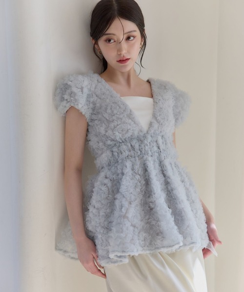 polaura(ポローラ)の「フラワーぺプラムバックリボンチュニック(シャツ/ブラウス・レディース・サックスブルー/ホワイト/ピンク/ベビーピンク/ブラック・FREE)」の10枚目の写真
