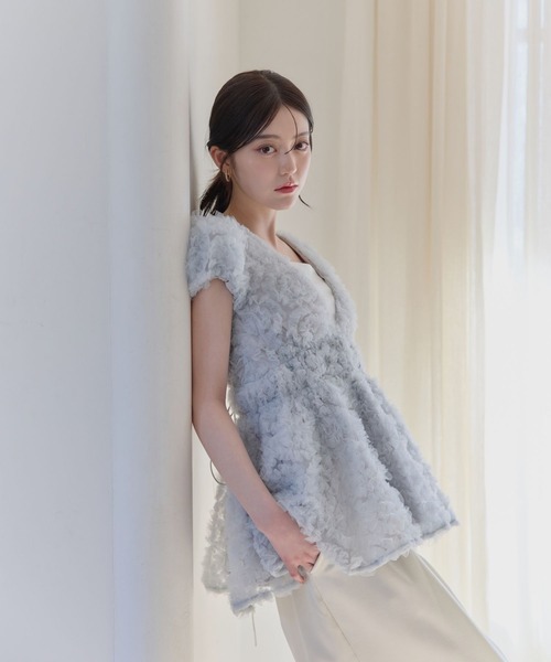 polaura(ポローラ)の「フラワーぺプラムバックリボンチュニック(シャツ/ブラウス・レディース・サックスブルー/ホワイト/ピンク/ベビーピンク/ブラック・FREE)」の13枚目の写真