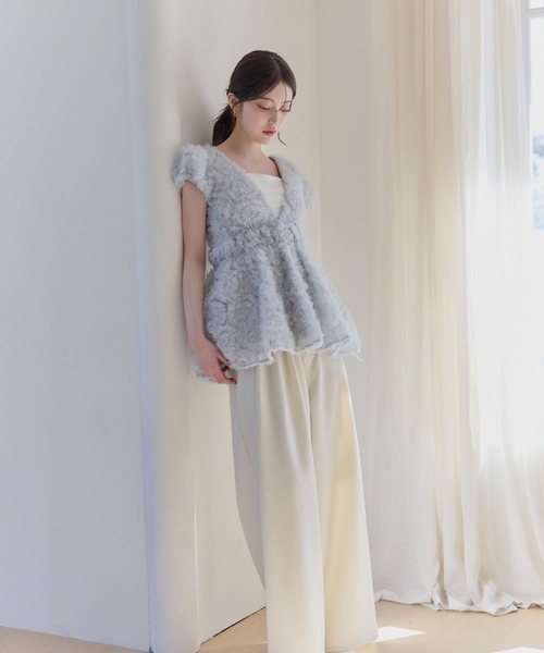 polaura(ポローラ)の「フラワーぺプラムバックリボンチュニック(シャツ/ブラウス・レディース・サックスブルー/ホワイト/ピンク/ベビーピンク/ブラック・FREE)」の12枚目の写真