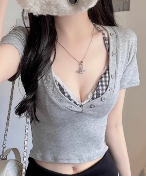 NANEA(ナネア)の「インナーブラトップセット 深VネッククロップドタイトTシャツ(Tシャツ/カットソー・レディース・ホワイト/ブラック/グレー・フリー)」の8枚目の写真