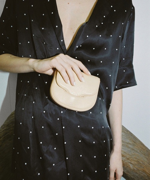 ADAM ET ROPE'(アダムエロペ)の「【PFT】Flap Mini Shoulder Bag(ショルダーバッグ・レディース・ベージュ・FREE)」の22枚目の写真
