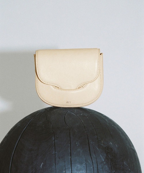 ADAM ET ROPE'(アダムエロペ)の「【PFT】Flap Mini Shoulder Bag(ショルダーバッグ・レディース・ベージュ・FREE)」の16枚目の写真