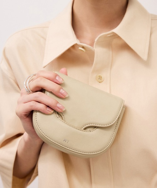 ADAM ET ROPE'(アダムエロペ)の「【PFT】Flap Mini Shoulder Bag(ショルダーバッグ・レディース・ベージュ・FREE)」の9枚目の写真