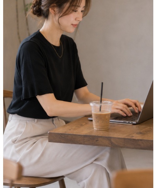 FAZVY(ファズビー)の「クルーネック五分袖ニット(Tシャツ/カットソー・レディース・ブラック/ホワイト・M)」の18枚目の写真