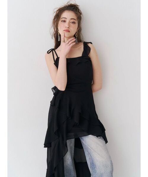 EVRIS(エヴリス)の「【SNS万バズワンピ】フリルショルダーアシンメトリーロングワンピース 夏服(ワンピース・レディース・ベージュ/ブラック・MEDIUM/SMALL)」の15枚目の写真