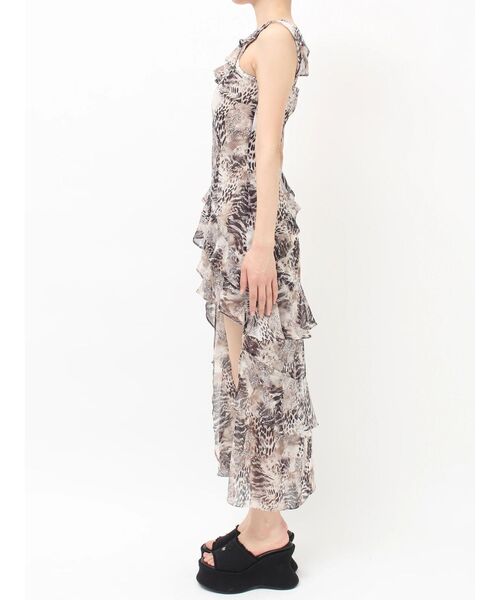 EVRIS(エヴリス)の「【SNS万バズワンピ】フリルショルダーアシンメトリーロングワンピース 夏服(ワンピース・レディース・ベージュ・MEDIUM/SMALL)」の18枚目の写真