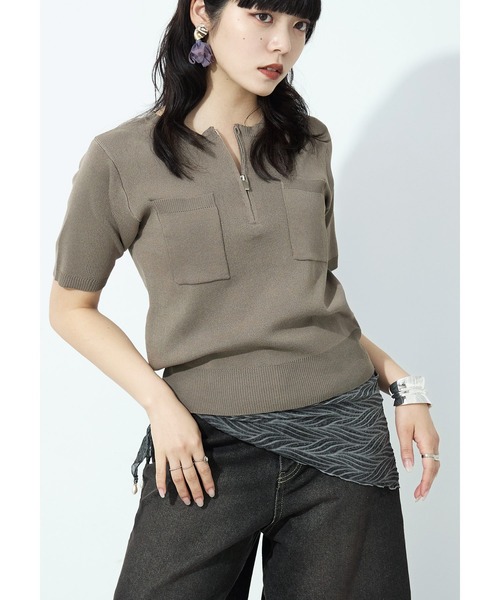 Fashion Letter(ファッションレター)の「ハーフZIP ポケット付き サマーニットトップス(Tシャツ/カットソー・レディース・グリーン/ブラック/グレイッシュベージュ/アイボリー・M)」の4枚目の写真