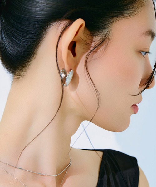 kiehtova(キエトヴァ)の「【kiehtova】SHELL PIERCE/シェル ピアス KT27(ピアス(両耳用)・レディース・ゴールド/シルバー・FREE)」の6枚目の写真