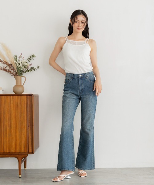 Nulli(ヌリ)の「フレアデニムパンツ(デニムパンツ・レディース・ブルー/ブラック/ワンウォッシュ・MEDIUM/SMALL)」の9枚目の写真