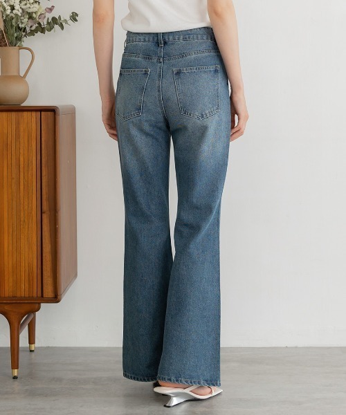 Nulli(ヌリ)の「フレアデニムパンツ(デニムパンツ・レディース・ブルー/ブラック/ワンウォッシュ・MEDIUM/SMALL)」の12枚目の写真