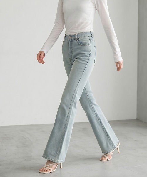Nulli(ヌリ)の「フレアデニムパンツ(デニムパンツ・レディース・ブルー/ブラック/ワンウォッシュ・MEDIUM/SMALL)」の16枚目の写真