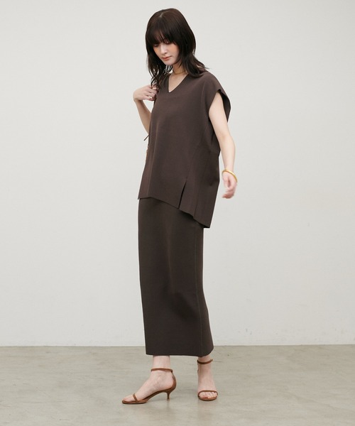 LARUTA(ラルータ)の「【LARUTA】UV&接触冷感深Vゆるニット(ニット/セーター・レディース・ブラック/ブラウン/オフホワイト/ブルー・FREE)」の20枚目の写真