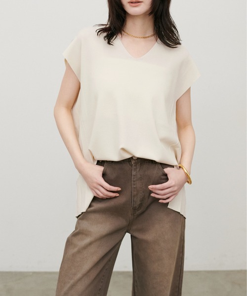 LARUTA(ラルータ)の「【LARUTA】UV&接触冷感深Vゆるニット(ニット/セーター・レディース・ブラック/ブラウン/オフホワイト/ブルー・FREE)」の5枚目の写真