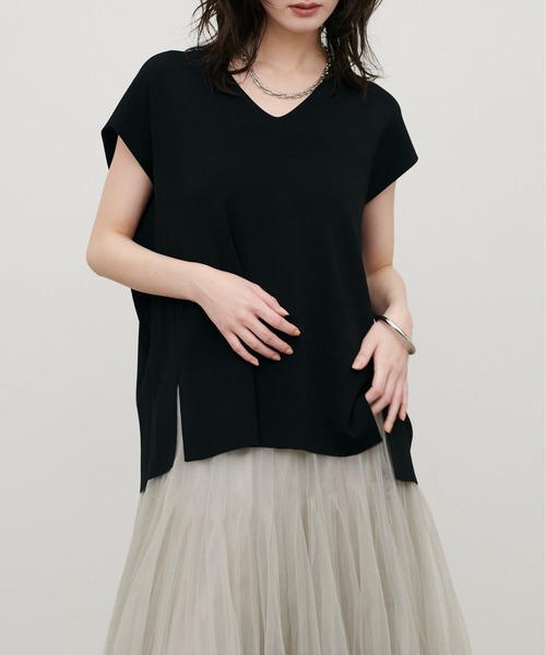 LARUTA(ラルータ)の「【LARUTA】UV&接触冷感深Vゆるニット(ニット/セーター・レディース・ブラック/ブラウン/オフホワイト/ブルー・FREE)」の10枚目の写真