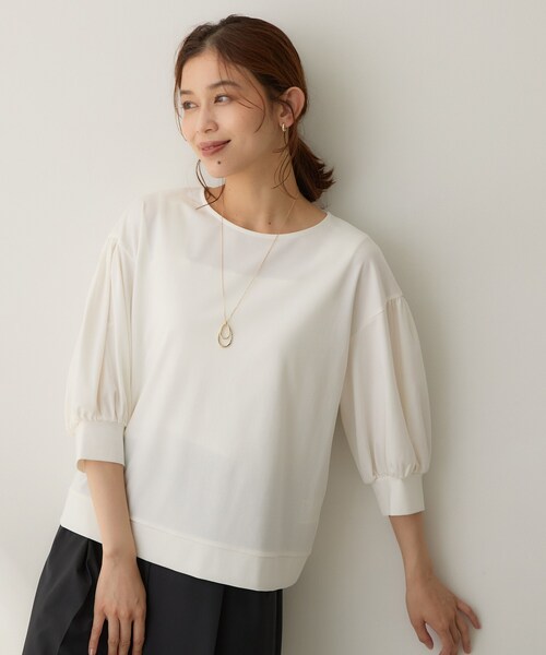 UNTITLED(アンタイトル)の「【楽にきれい見え/体型カバー】パフスリーブジャージトップス(Tシャツ/カットソー・レディース・ブラック/ナチュラル/オフホワイト・00/02/04/48/50/44)」の1枚目の写真