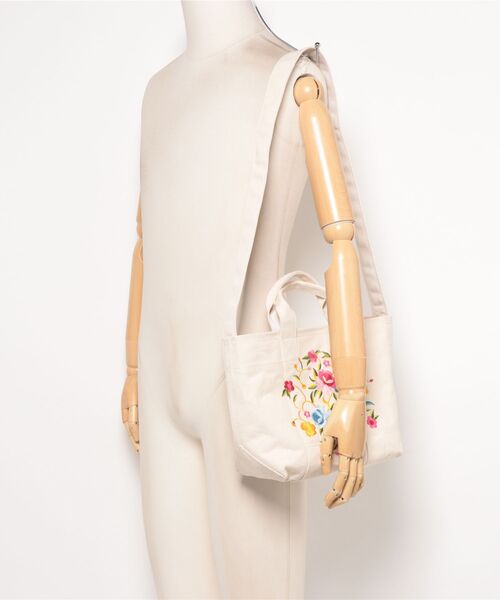 KENZO（ケンゾー）の「KENZOWILDFLOWERSMALLTOTEBAG（メッセンジャーバッグ・メンズ・ベージュ系その他・ONE SIZE）」の5枚目の写真