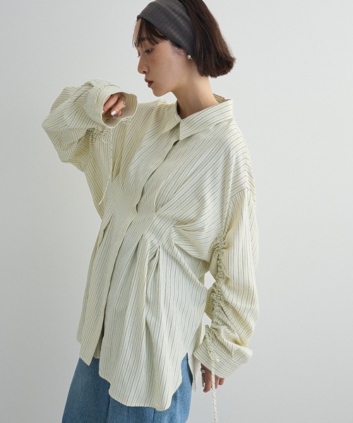 Green Parks(グリーンパークス)の「【WEB限定】ドロストシャーリングウエストタックシャツⅡ(シャツ/ブラウス・レディース・チャコールグレー/サックスブルー/ブルー/アイボリー/ブラウン・FREE)」の2枚目の写真
