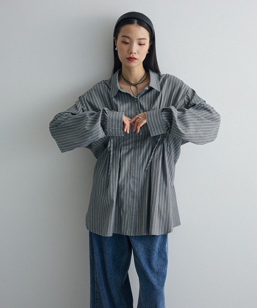 Green Parks(グリーンパークス)の「【WEB限定】ドロストシャーリングウエストタックシャツⅡ(シャツ/ブラウス・レディース・チャコールグレー/サックスブルー/ブルー/アイボリー/ブラウン・FREE)」の15枚目の写真