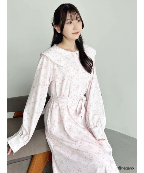dazzlin(ダズリン)の「【ちいかわ/dazzlin specialcollection】フラワーパターンワンピース(ワンピース・レディース・イエロー/ブルー/ピンク・FREE)」の1枚目の写真