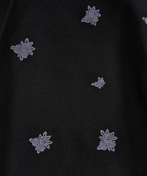 Ellno Loset(エルノロゼット)の「オールオーバーフラワー刺繍パンツ/SETUP対応(スラックス・メンズ・チャコール/ブラック・X-SMALL/LARGE/MEDIUM/SMALL)」の14枚目の写真