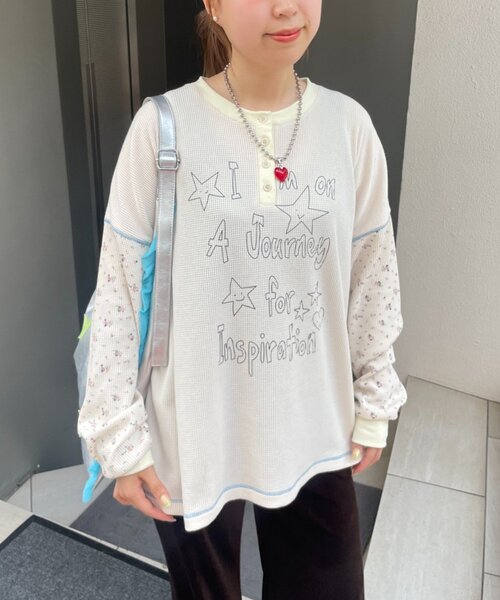HELLO.SANFRANCISCO(ハローサンフランシスコ)の「【HELLO.SANFRANCISCO】花柄プリントワッフルヘンリーTEE(Tシャツ/カットソー・レディース・ネイビー/アイボリー・ONE SIZE)」の5枚目の写真