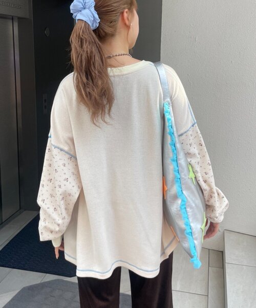 HELLO.SANFRANCISCO(ハローサンフランシスコ)の「【HELLO.SANFRANCISCO】花柄プリントワッフルヘンリーTEE(Tシャツ/カットソー・レディース・ネイビー/アイボリー・ONE SIZE)」の7枚目の写真