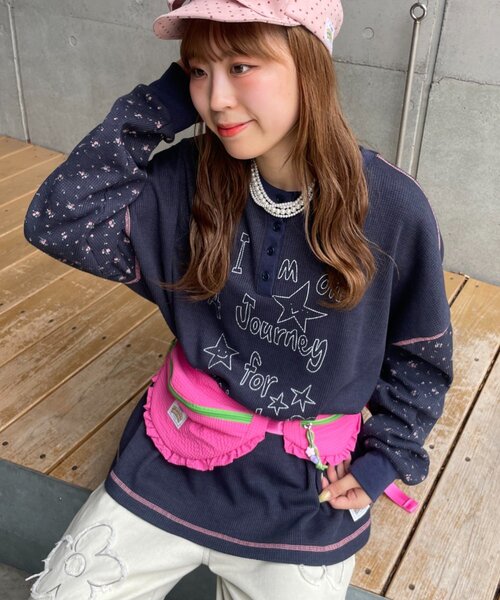 HELLO.SANFRANCISCO(ハローサンフランシスコ)の「【HELLO.SANFRANCISCO】花柄プリントワッフルヘンリーTEE(Tシャツ/カットソー・レディース・ネイビー/アイボリー・ONE SIZE)」の13枚目の写真