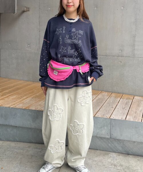 HELLO.SANFRANCISCO(ハローサンフランシスコ)の「【HELLO.SANFRANCISCO】花柄プリントワッフルヘンリーTEE(Tシャツ/カットソー・レディース・ネイビー/アイボリー・ONE SIZE)」の17枚目の写真