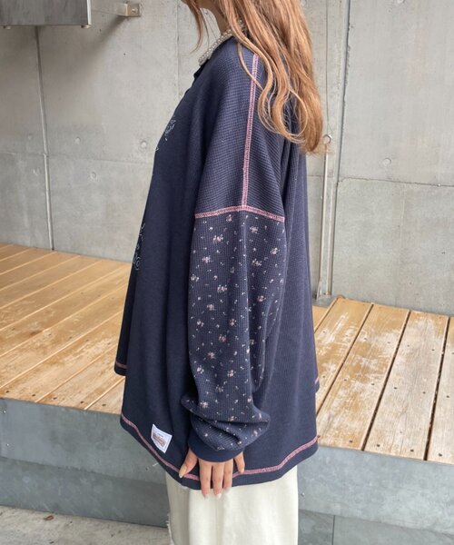 HELLO.SANFRANCISCO(ハローサンフランシスコ)の「【HELLO.SANFRANCISCO】花柄プリントワッフルヘンリーTEE(Tシャツ/カットソー・レディース・ネイビー/アイボリー・ONE SIZE)」の21枚目の写真