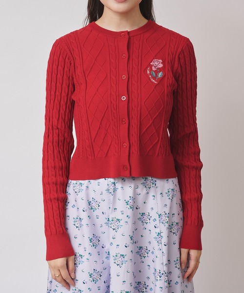 Cath Kidston(キャスキッドソン)の「ローズエンブロイダリー ケーブルニットカーディガン School of Joy(ニット/セーター・レディース・アイボリー/ブルー/ピンク/レッド/ブラウン・FREE)」の5枚目の写真